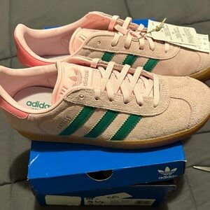 Adidas Gazelle Pink Suede Sneakers with Green Stripes 5.5 big kids (7W)